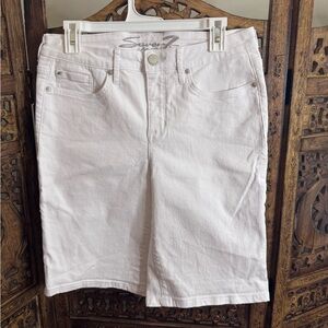 Seven7 White Denim Jean Shorts Casual Style